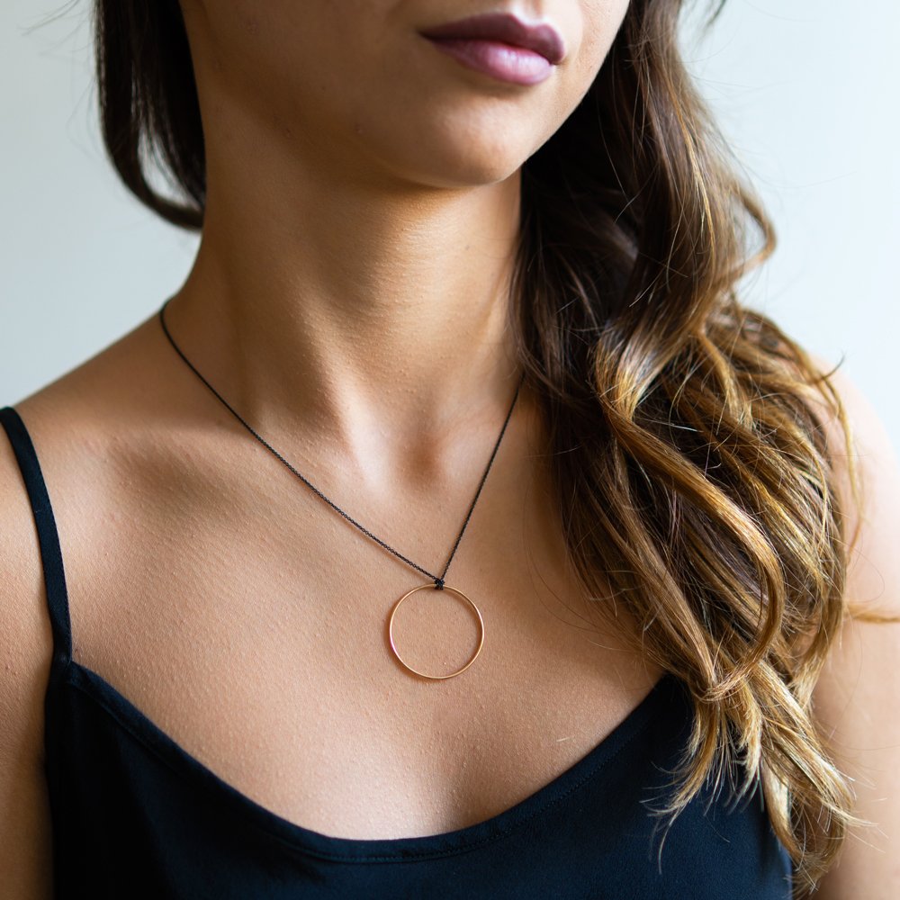 Black Middle Circle Necklace